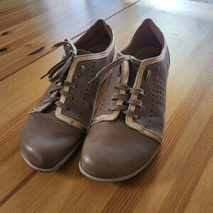 Naot Brown Leather Comfort Shoe Sneaker Brown Lace up Sz 38 US 7-7.5